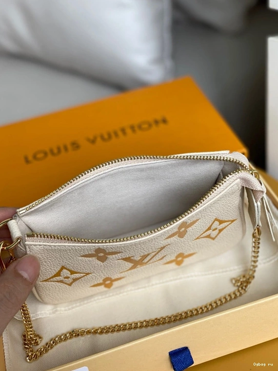 MINI VUITTON LOUIS POCHETTE ACCESSOIRES 0815